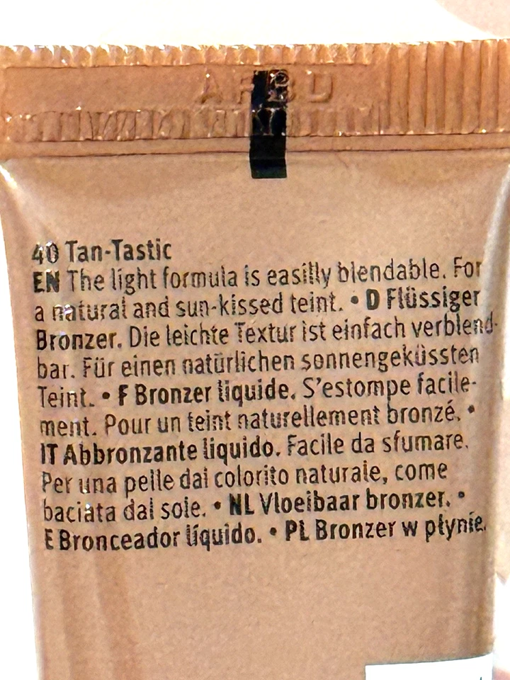 Essence Baby Got Bronze 40 TAN-TASTIC Lightweight Liquid Bronzer Easy To Apply - Image 4 of 4