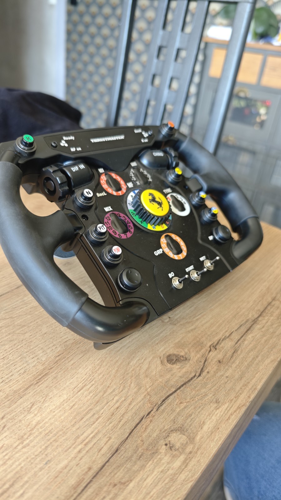 Thrustmaster Ferrari F1 Wheel Add-On Volant de Course Noir en Alunimium brossé pour PC et Console