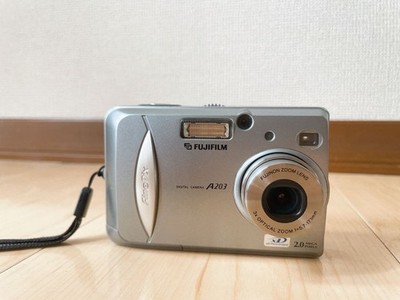 Fujifilm FinePix A203 Digital Camera Tested with Accessories Box