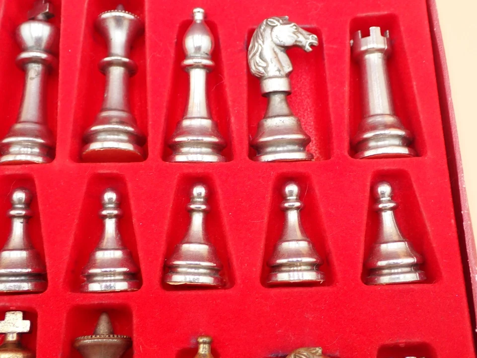Staunton ? Metal Chess 32 Piece 2.8" tall 1" base - King (Vintage) - Image 3 of 4