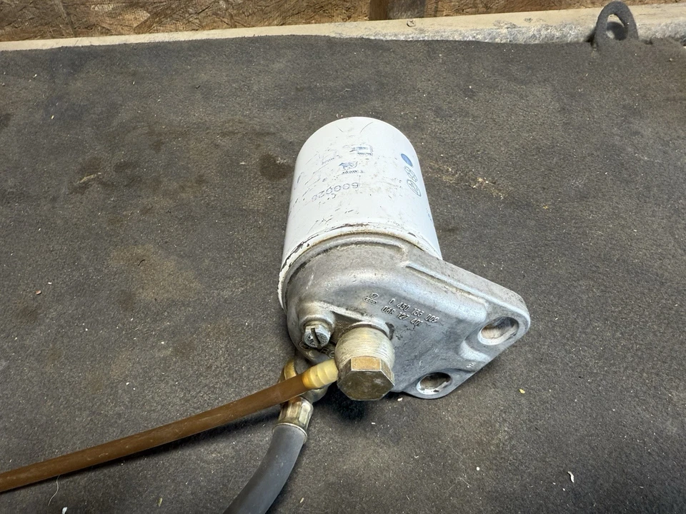 Volkswagen Rabbit GL Fuel Filter Housing 068127401 1975-1984 OEM - Image 2 of 4