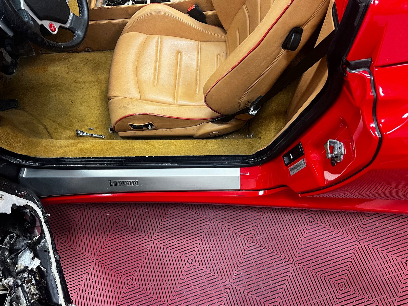 Ferrari F430 Spider - LH Inner Door Jam Pilaster Strip Cover + Moulding 68647811