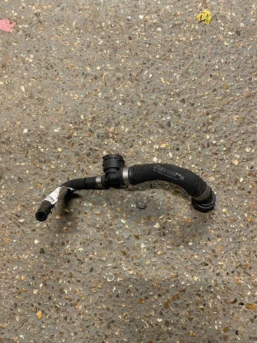 Genuine Mercedes W205 C Class Engine Cooling Hose a2055013882 New