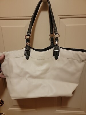 Coach Carley Tote Bag F16174 Off-White Leather Compartment