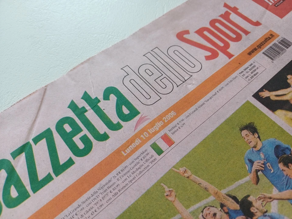 Gazzetta dello sport CAMPIONI DEL MONDO ITALIA originale dell'epoca germany 2006 - Immagine 2 di 2