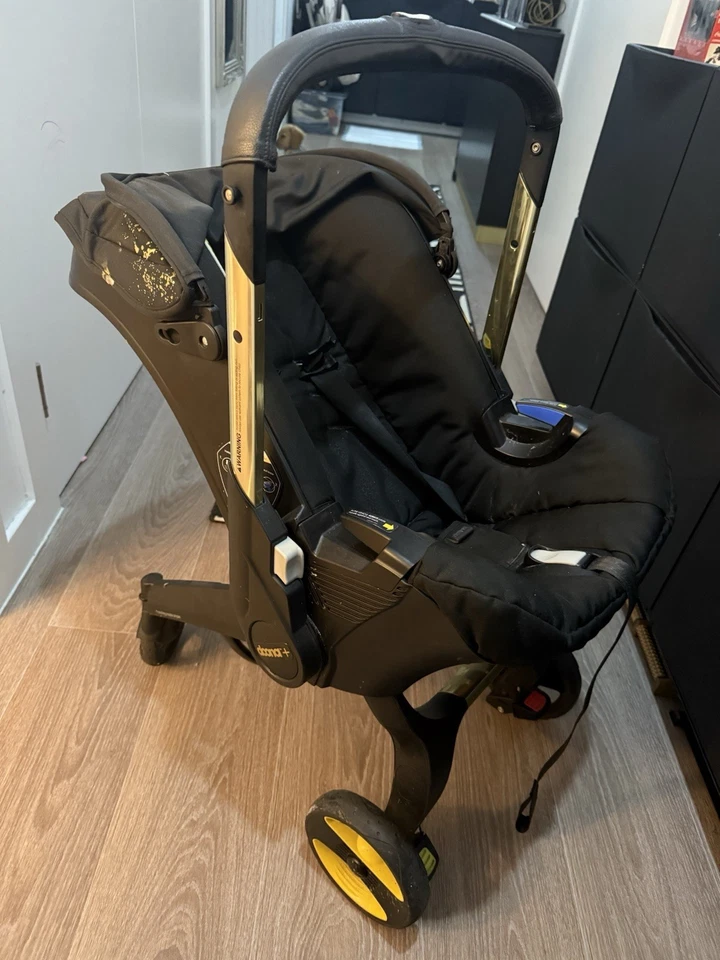 Doona Max Bundle - Limited Edition Gold Car Seat Stroller, Base And Bag - Image 4 of 4