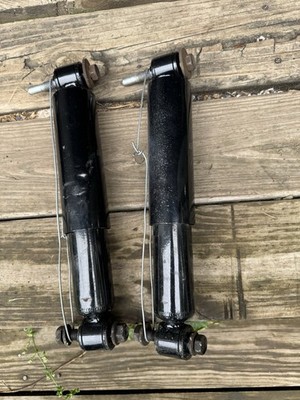 Rear Shock Absorbers 03 Caravan