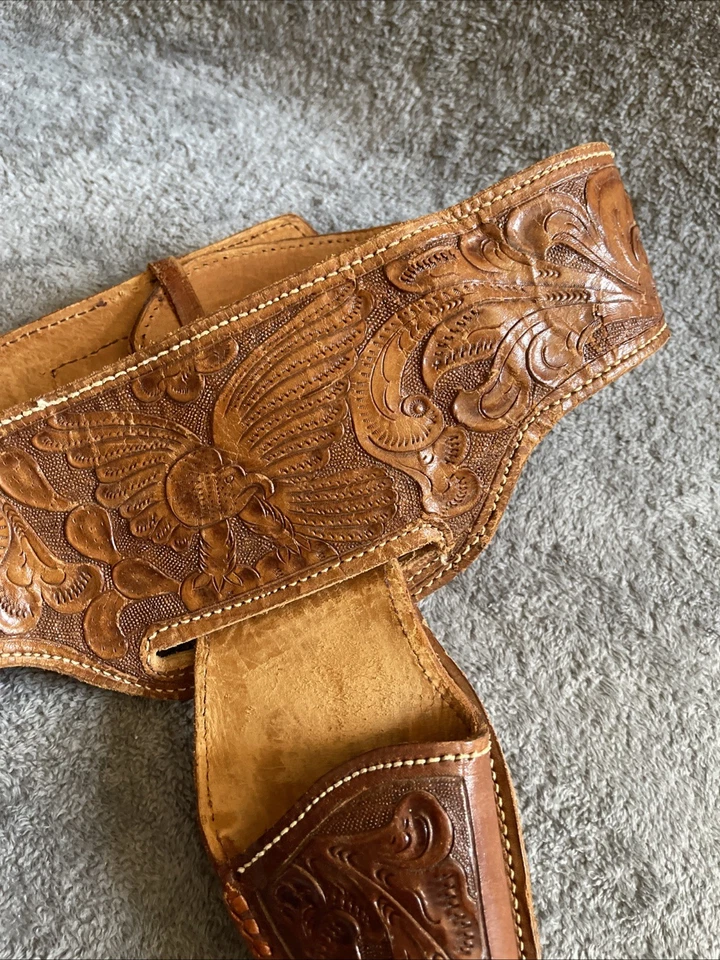 CINTURÓN Y FUNDA PISTOLA TIRO RÁPIDO CUERO MECANIZADO A MANO VINTAGE TIRO DERECHO Foto 4 de 4