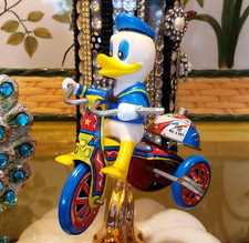 Vintage 1950s Disney Donald Duck Wind Up Litho Tin Toy Tricycle w/ Ringing Bell