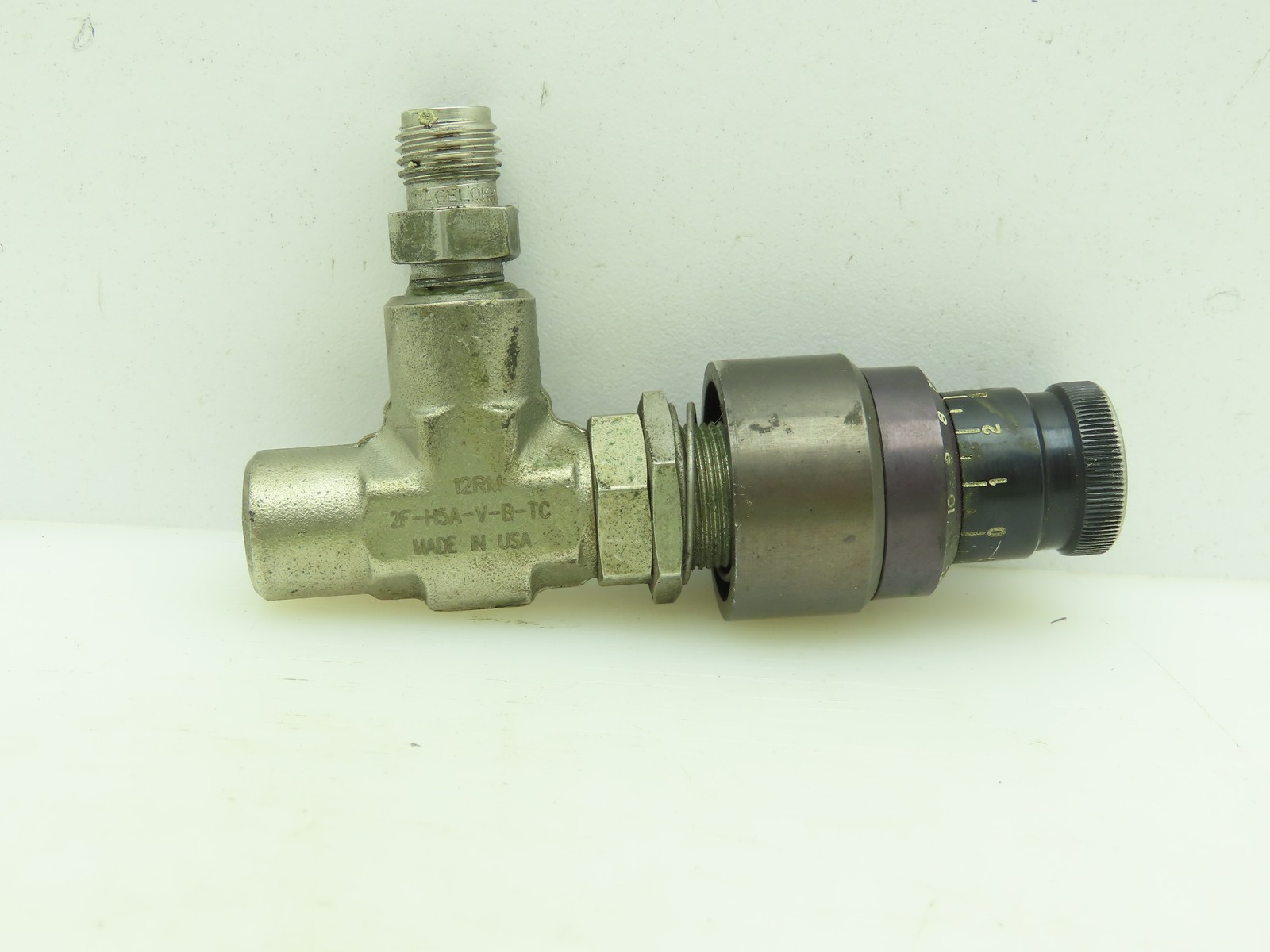 Parker Right Angle Metering /Shut-Off Valve 250 PSI 1/8" NPT
