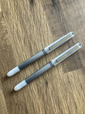 Uni-Ball AUGENNADEL Spitze 0,7 mm schwarz Tintenroller, UB-187S (PKT 2 STIFTE)