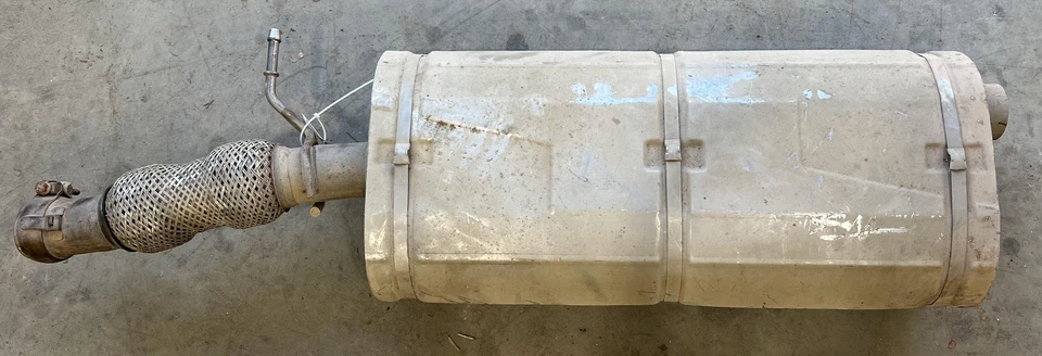 09-14 Chevy Tahoe GMC Yukon 5.3L Silenciador de escape trasero OEM 20882403 Foto 3 de 4