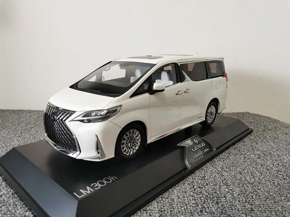 1/18 scale LEXUS LM 300h