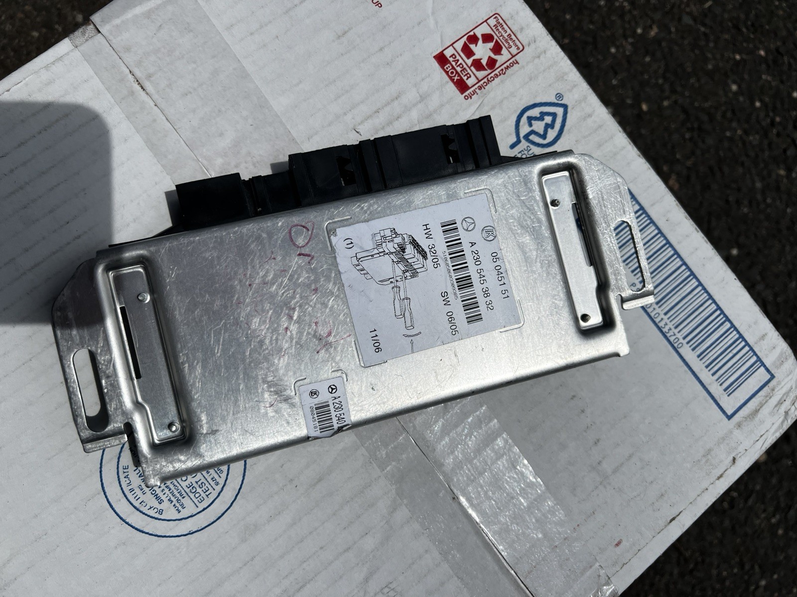 03-12 Mercedes R230 SL500 SL55 AMG Front Left SAM Fuse Box Control Module OEM