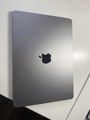 Apple MacBook Air 2022 M2 13,6 Zoll, 256GB SSD, 8GB RAM, Space Grau