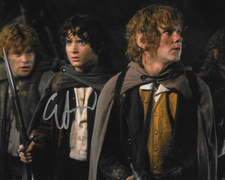 * ELIJAH WOOD * signed 8x10 photo * LORD OF THE RINGS * COA *
