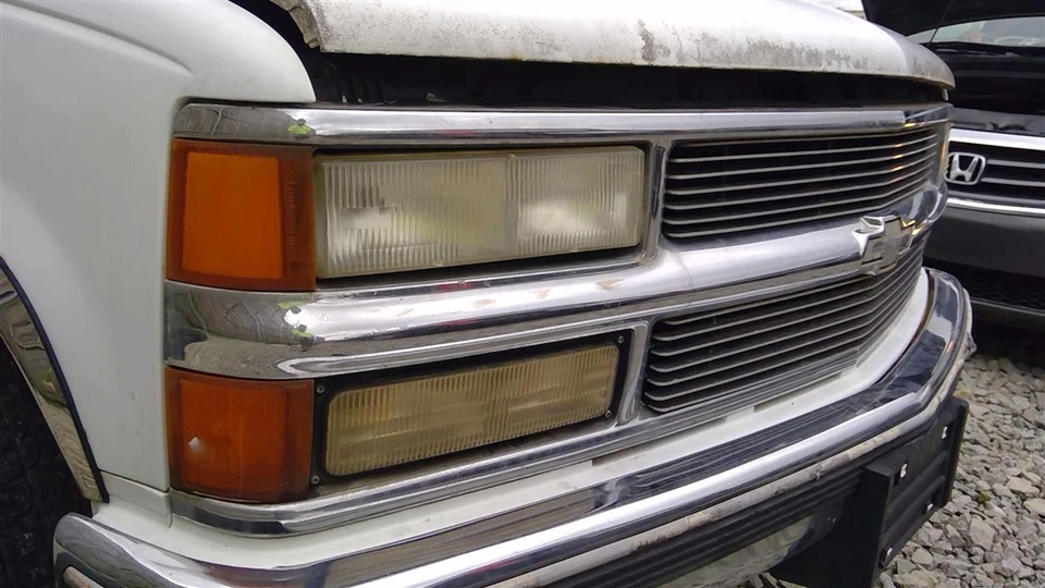 Used Turn Signal / Parking Light Assembly fits: 1997 Chevrolet 1500 PICKUP Park - Image 3 of 4