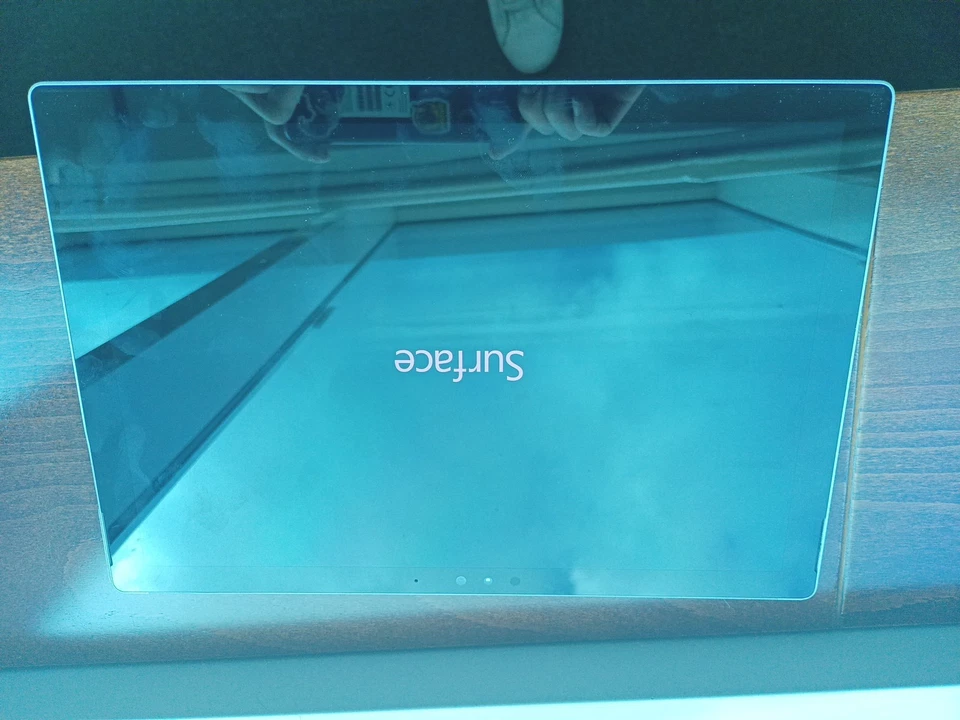 TABLET MICROSOFT SURFACE PRO 4 (1724)  8GB 256GB  Rota ... El Táctil No Funciona - Imagen 4 de 4