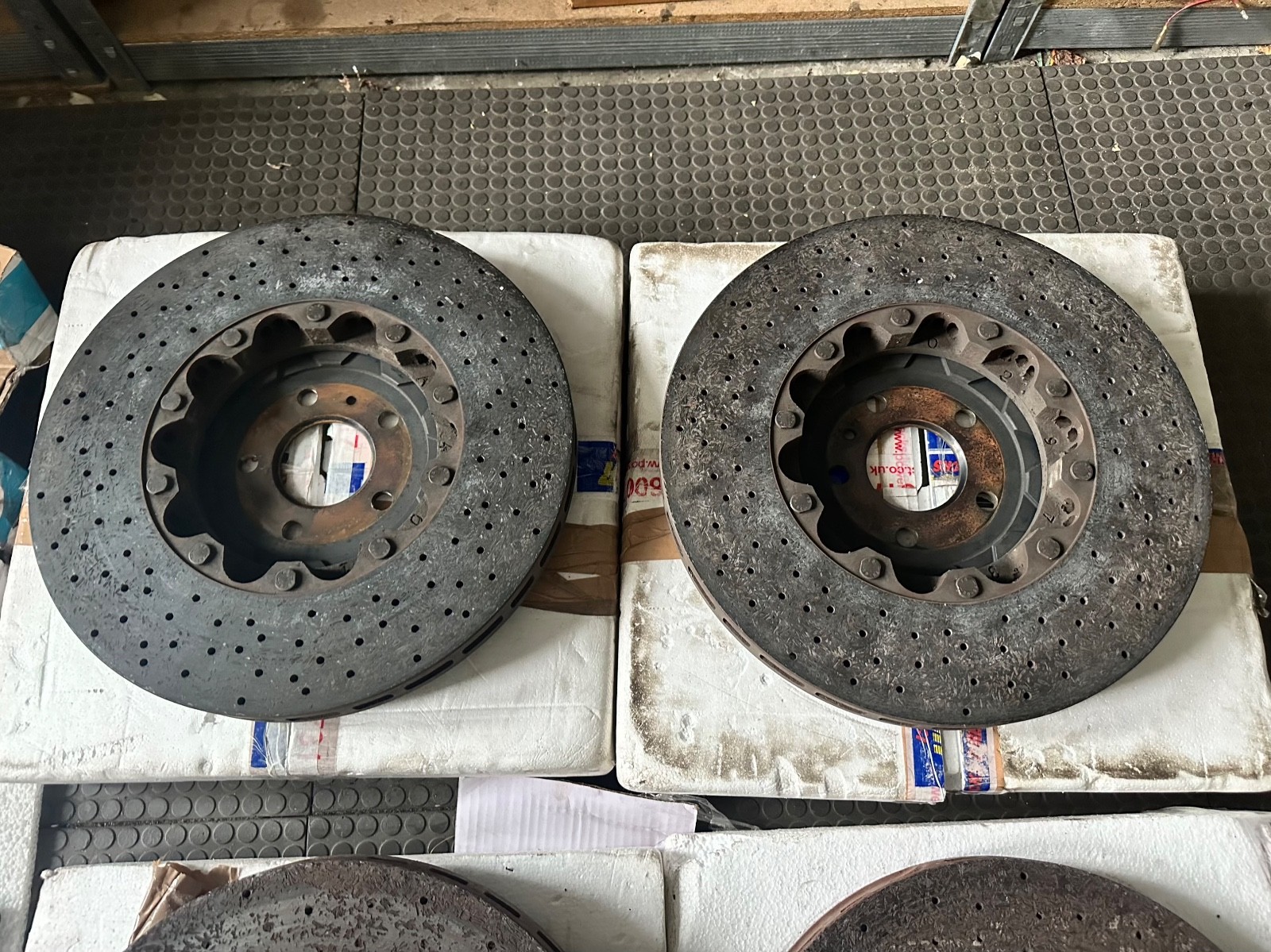 McLaren 720s Carbon Ceramic Brake Discs Set with pads 2018 - 2024 OEM
