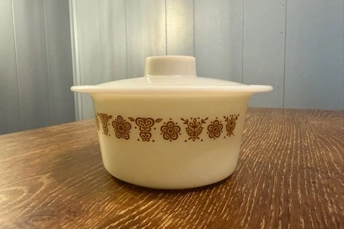 Vintage Pyrex Butterfly Gold Butter Tub Dish w/ Plastic Lid #75 White/Gold