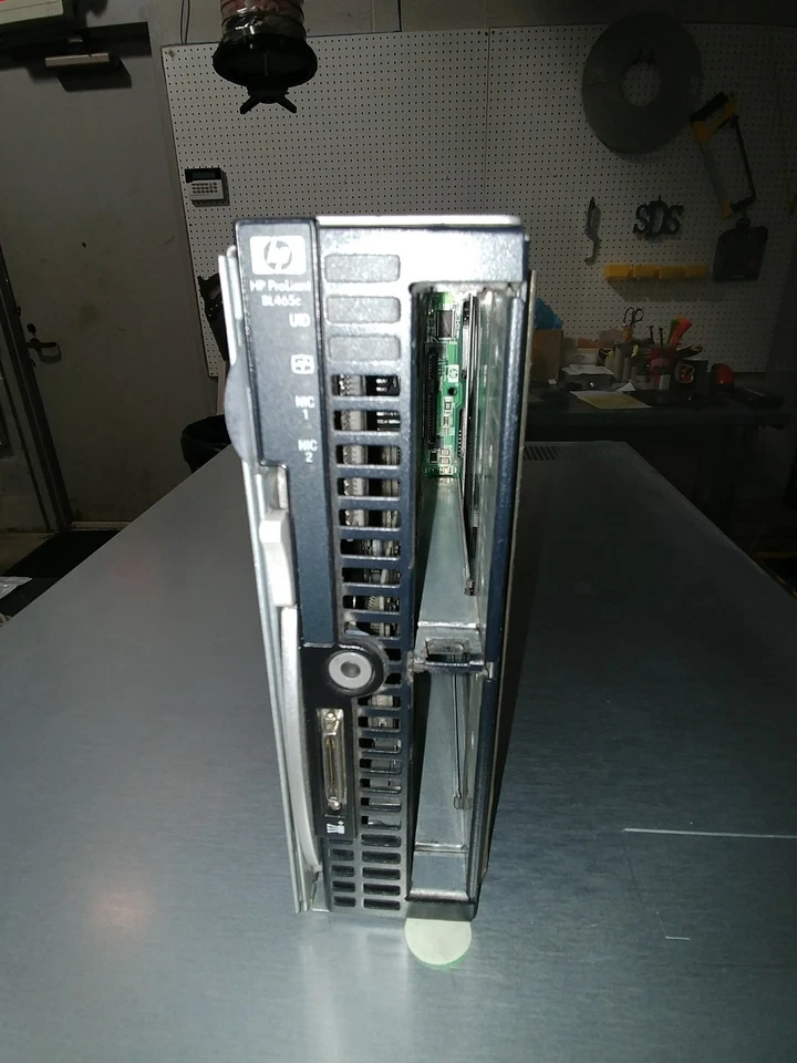 HP 403435-B21 Proliant BL465C Blade With 2 x DC 2.0ghz, 4gb ram, 4gb FC card. - Image 4 of 4