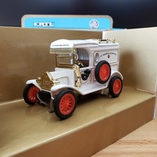 Ertl 1913 Ford Model T Van St. Marys Hospital Classic Vehicles Diecast 143