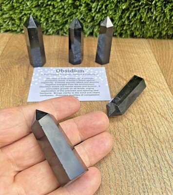 1 x OBSIDIAN PUNKT OBELISK ZAUBERSTAB CHAKRA HEILKRISTALL 5-6 cm REIKI + Karte