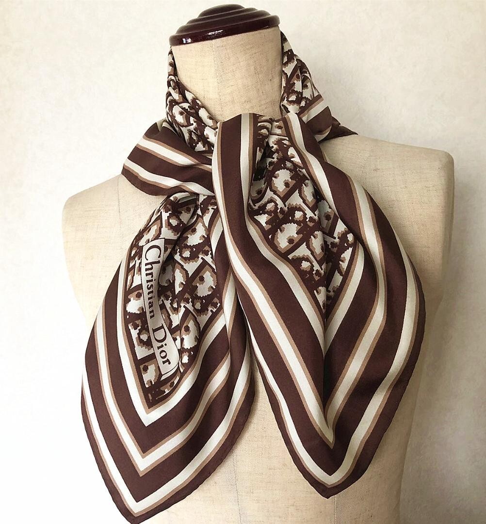 Christian Dior シルクスカーフ ブラウン・ホワイト Christian Dior Logo Trotter All over Pattern Large silk scarf Used