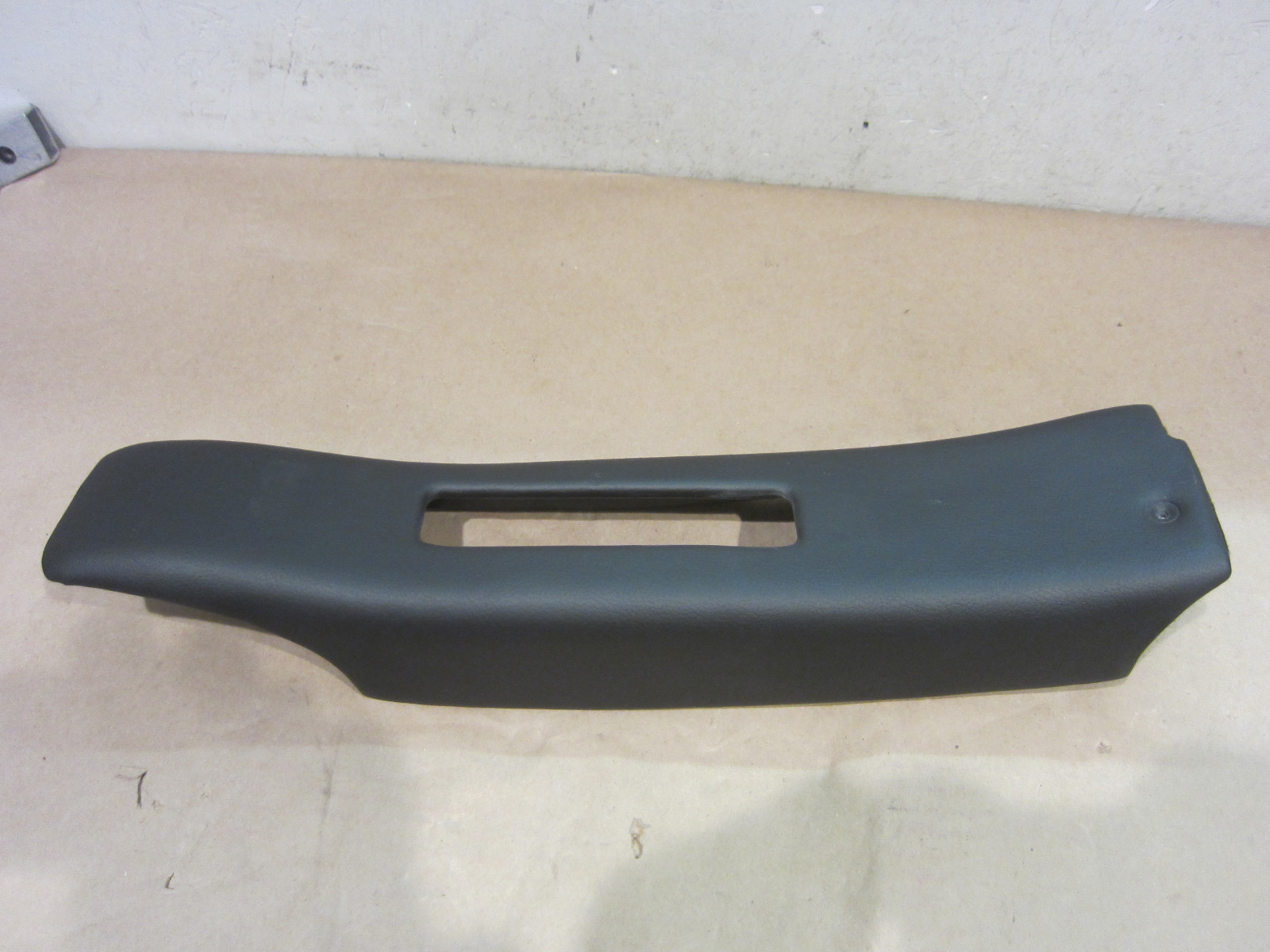 Maserati 4200 Coupe - LH Central Post Cover / B Pillar - P/N  981210500