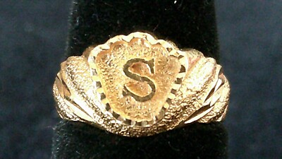 Small 22k Gold Ring Featuring The Letter S