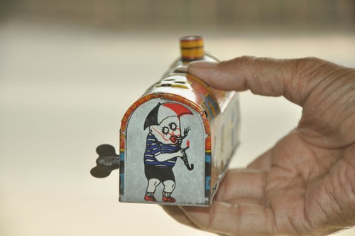 Vintage C-1648 Colorful Litho Wind Up Train Engine Toy - Picture 7 of 12