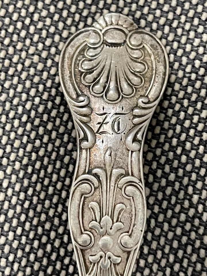 Antigua salsa/cucharón de salsa con patrón Gorham Sterling Kings III Foto 3 de 4