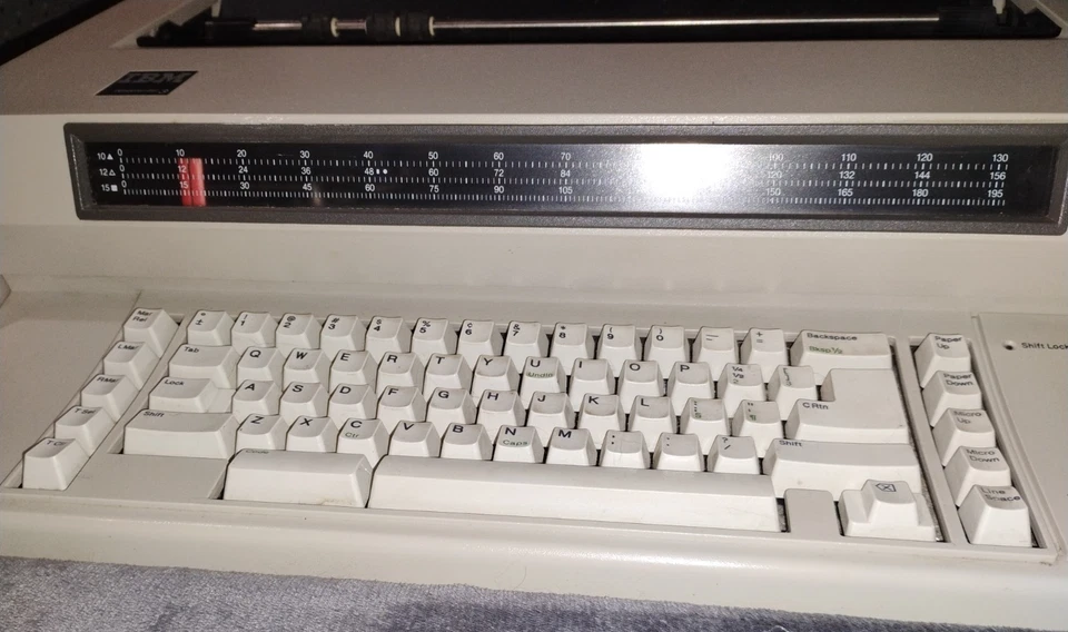 Vintage IBM Lexmark Wheelwriter 3 Electric Typewriter Not Ribbon Tested - READ! - Image 4 of 4