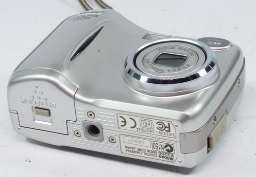 Nikon Coolpix 3200 3.0mp Compact. GWO. Quick Start Guide, Card & Pouch. - Picture 8 of 9