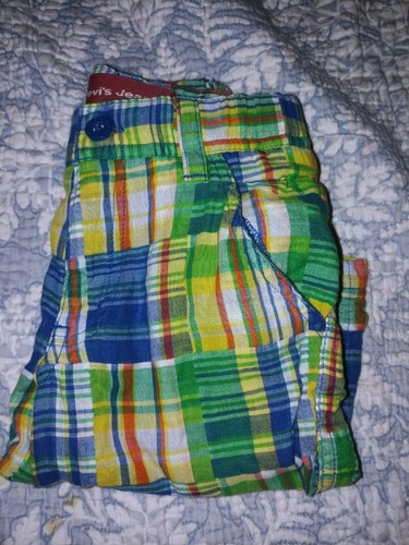 Levi's Jeans Boys Sz. 5 Multicolor Plaid Shorts. Cute, Great Shape - Picture 8 of 8