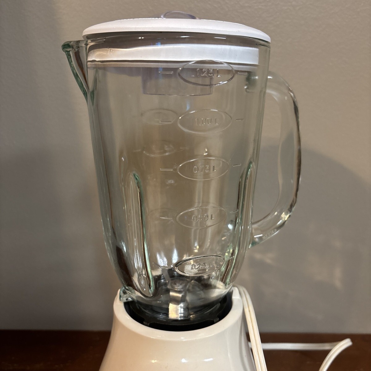 Osterizer 14 Speed All Metal Drive Blender Model #6650 Works Great