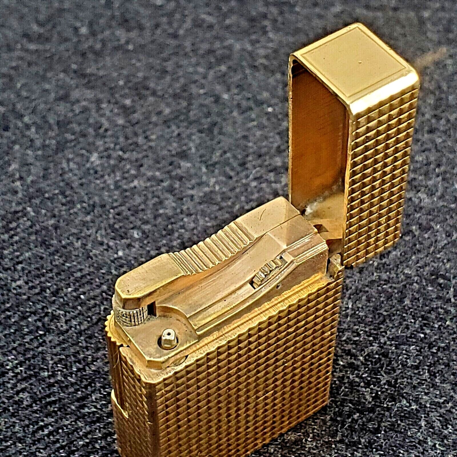 Vintage 1960s S.T.Dupont Paris 1 Ligne Lighter Gold Plated Serial Number 3202 W