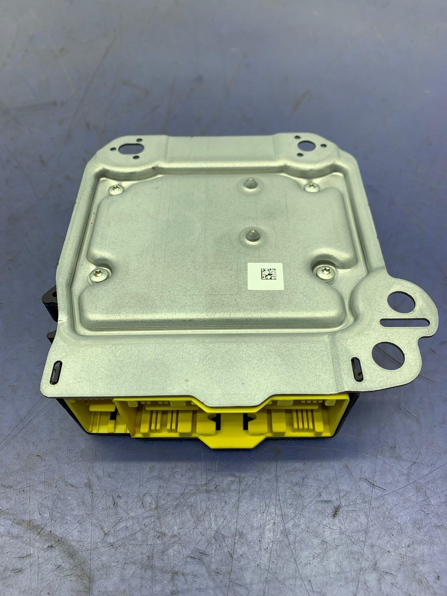 2012 - 2013 MERCEDES ML 63 AMG OEM SAFETY RESTRAINT CONTROL MODULE 