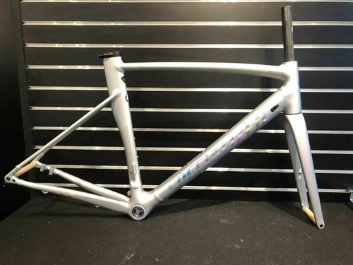 Specialized ALLEZ SPRINT Disc Sagan 
