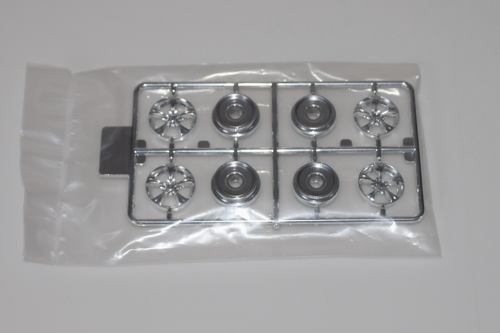 Vintage 1970 Pontiac Firebird 1:25 Scale Model Kit with Chrome Custom Wheels-image