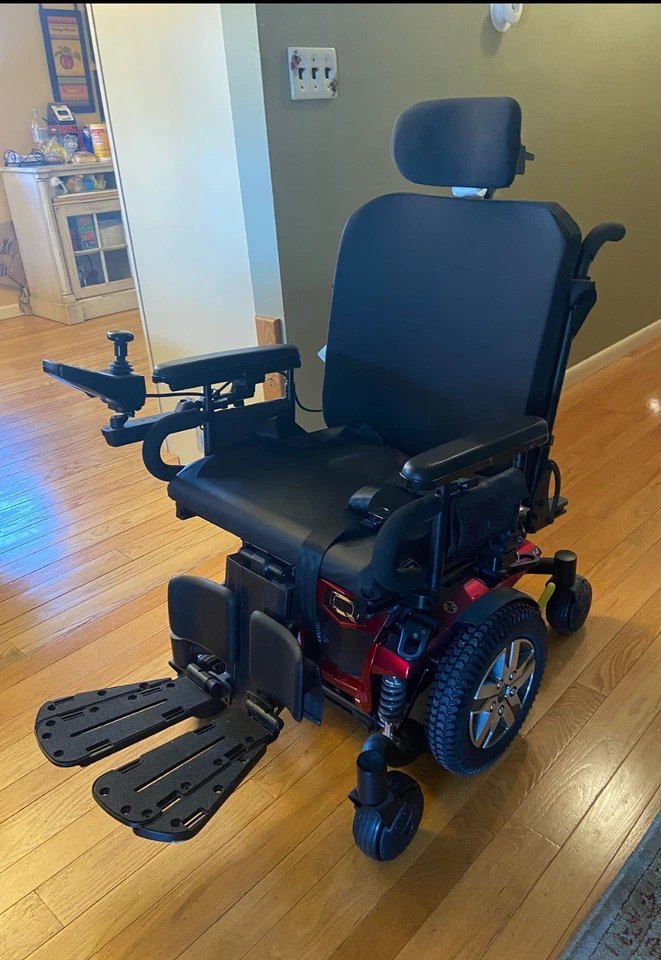 Silla de ruedas eléctrica Quantum J4 Foto 2 de 4