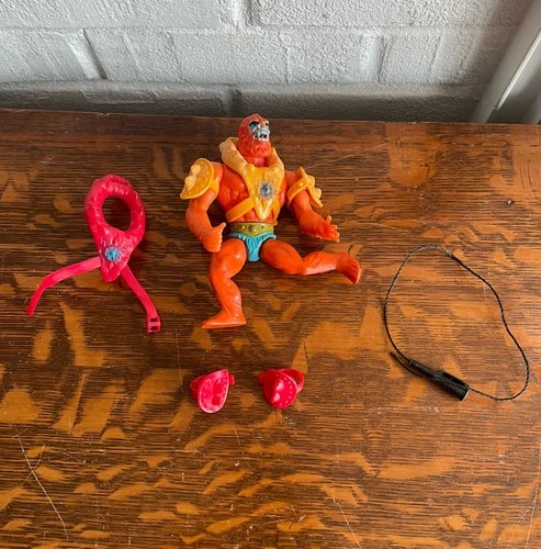 1982 MOTU He-Man Beast Man Figure Armor Straps & Whip Accessories Vintage Lot