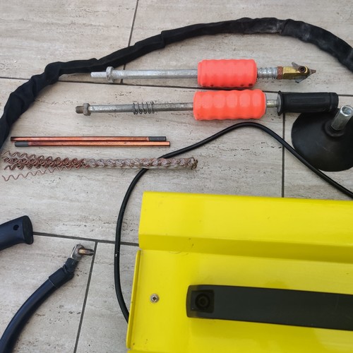 ‎VEVOR G90E Spot Welding Dent Puller  Stud Welder Repair Machine Kit 110-Volt - Afbeelding 18 van 19
