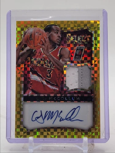 C.J. MCCOLLUM 2014-15 SELECT PATCH AUTOGRAPH GOLD PRIZM #52 AUTO /10 Q1887