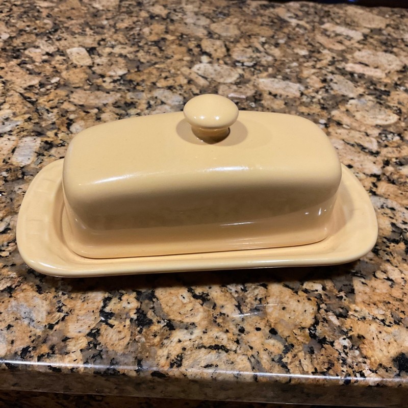 Longaberger Pottery Butter Dish w/ Lid &Tray Butternut Woven Traditions shi Free