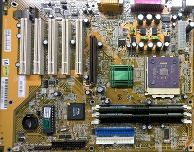 Bundle: Shuttle AK10S015 - Athlon 900 - 128MB RAM - Rage128 - ForteMedia