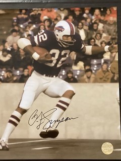 OJ Simpson signed Autographed 8x10 Photo “ BILLS” with COA. HOF