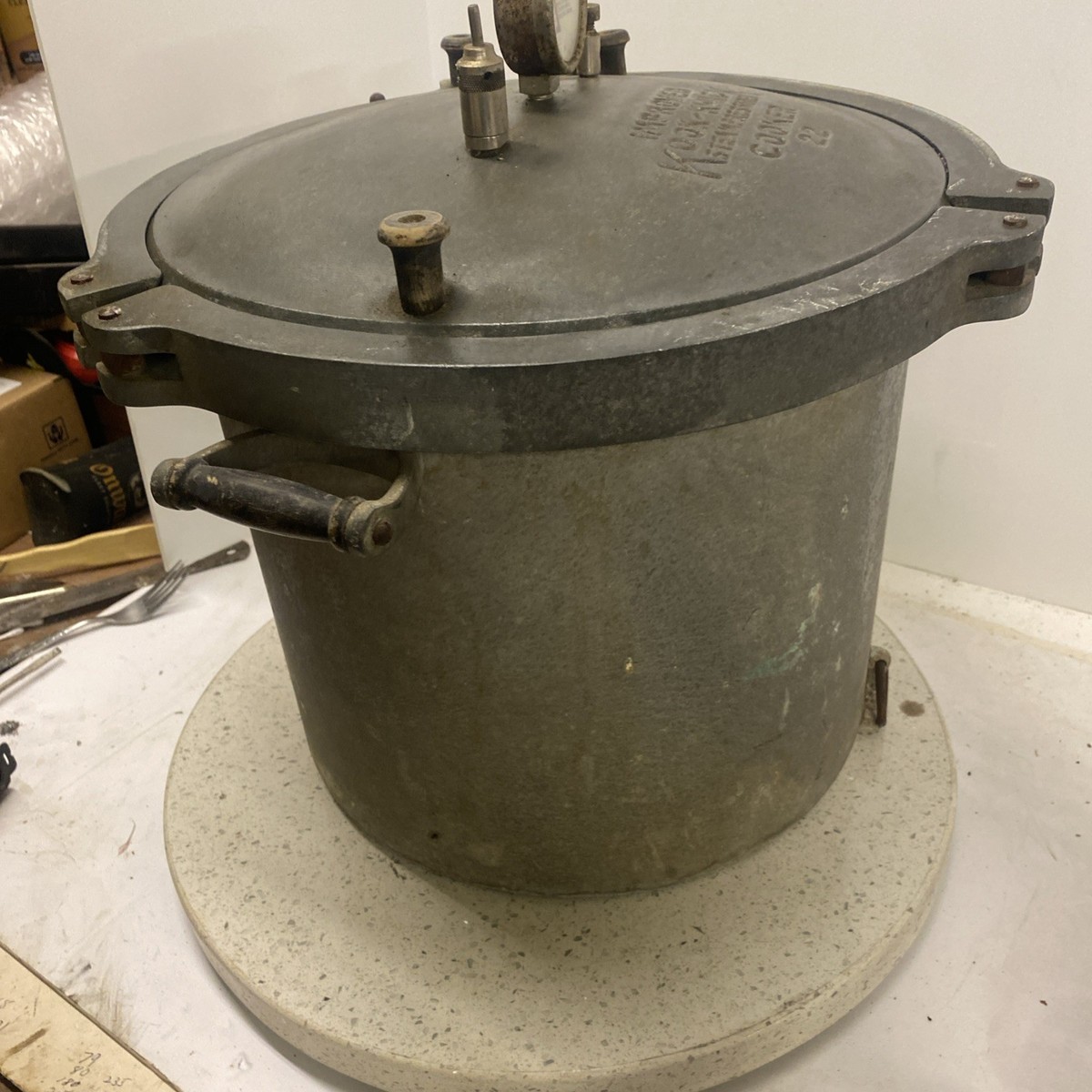 Vintage Kook-Kwick 22 Steam Pressure Cooker w/ Gauge – Aluminum