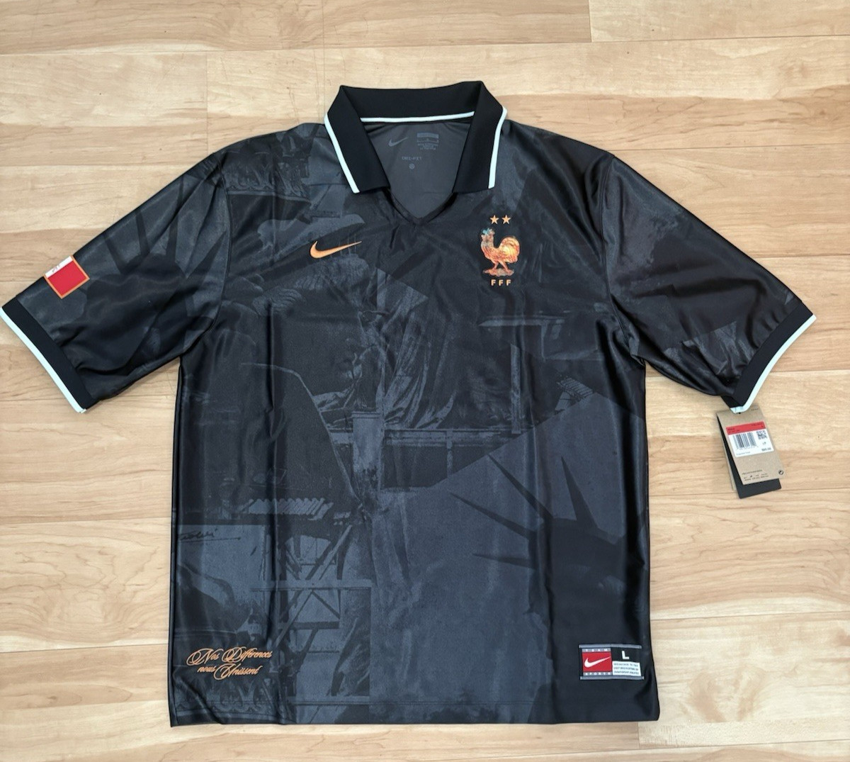 Nike France (SIZE L) 2026 WC Retro Vintage Soccer Jersey Team New!! With Tags!!