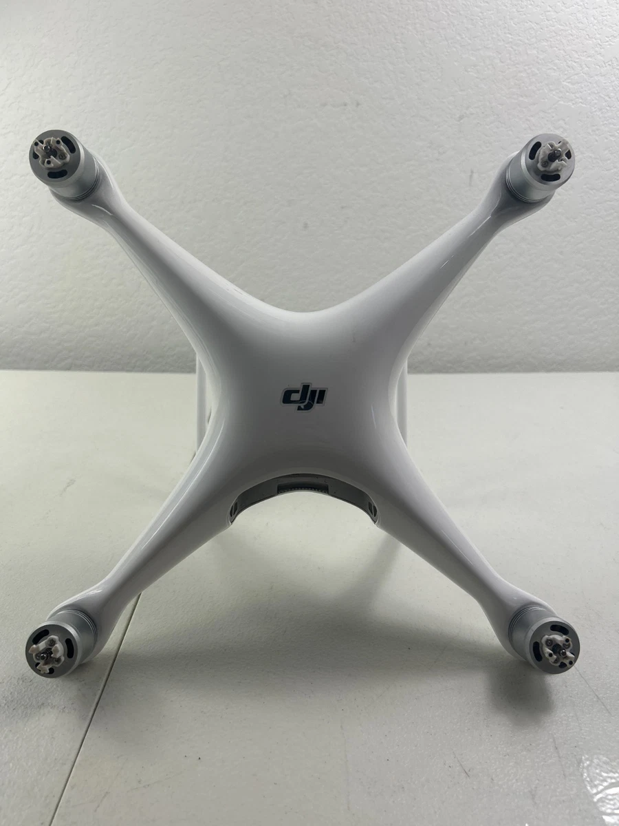DJI Phantom 4 Advanced ドローン　未使用 DJI、プロペラノイズ低減、映像伝送も進化したドローン「Phantom 4 Pro